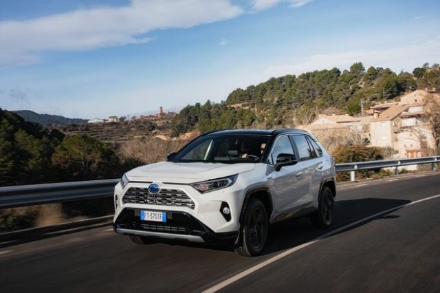 Νέα δεδομένα από το ολοκαίνουργιο Toyota RAV4