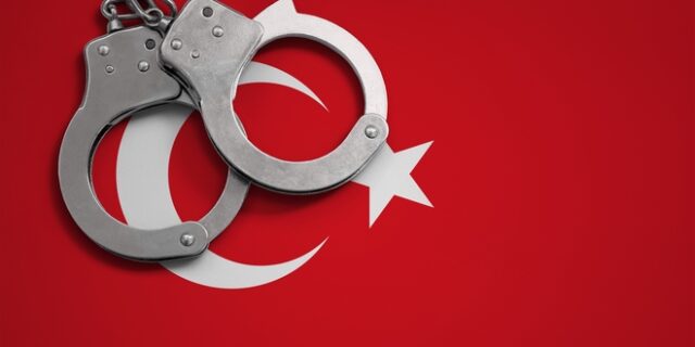 Τουρκία: Διαταγή σύλληψης 100 στρατιωτικών που φέρονται να συνδέονται με τον Γκιουλέν