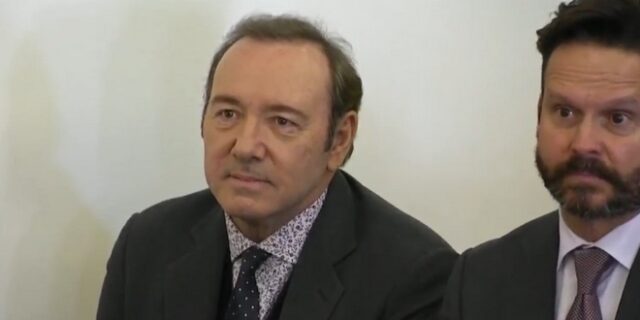 Κέβιν Σπέισι: Για πρώτη φορά στα δικαστήρια για τις σεξουαλικές παρενοχλήσεις