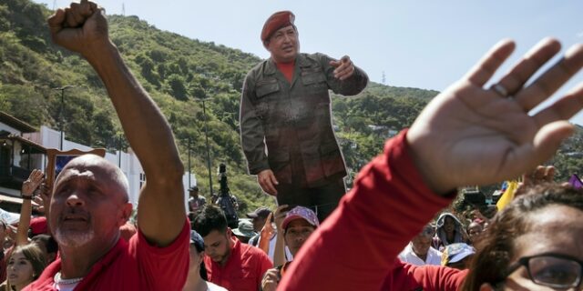 Βενεζουέλα: Ο πολιτικός διχασμός χωρίζει τον πλανήτη στα δύο