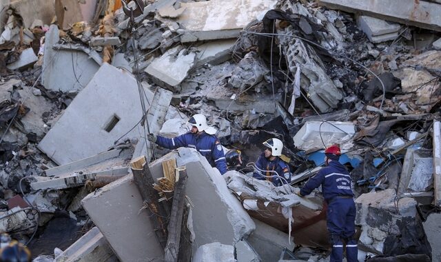 Ρωσία: Στους δεκαεννέα οι νεκροί από την κατάρρευση πολυκατοικίας