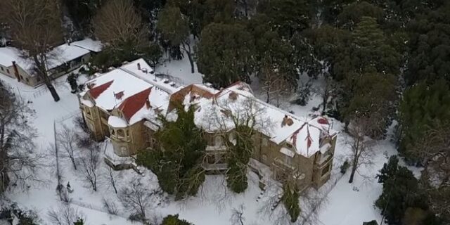 Μαγικές εικόνες από το χιονισμένο Τατόι