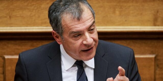 Θεοδωράκης για Συμφωνία Πρεσπών: Αν δεν ψηφιστεί δεν θα πέσει ο Τσίπρας, αλλά ο Ζάεφ