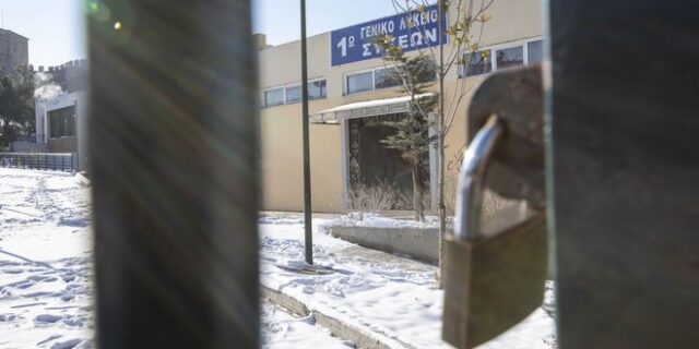 Νέα κακοκαιρία: Η “Υπατία” σαρώνει τη χώρα με χιόνια, αλυσίδες και αποκλεισμένα χωριά