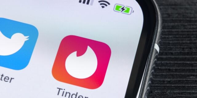 Έπεσε το Tinder και οι χρήστες έμειναν… με το κινητό στο χέρι