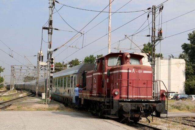 Τρένο στον Δομοκό: Νυχτερινή ταλαιπωρία για τους επιβάτες