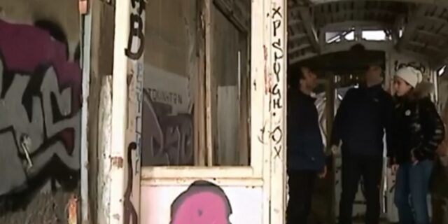 Εκστρατεία για τη διάσωση των δύο τελευταίων βαγονιών του τραμ