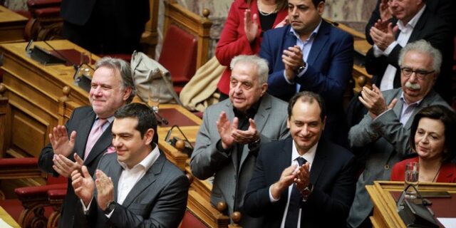 Βρετανία: Εκτενής αναφορά του Τύπου στην κύρωση της Συμφωνίας