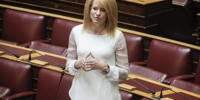 Επίθεση με βόμβες μολότοφ στο σπίτι της Θεοδώρας Τζάκρη