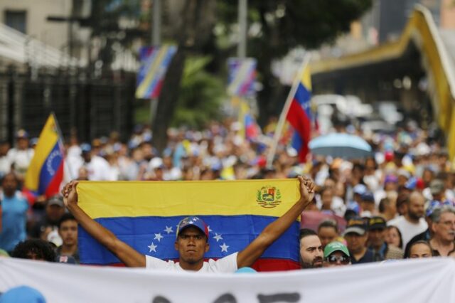 Βενεζουέλα: Στρατηγός αποτάσσεται τον Μαδούρο – Καλεί σε λιποταξία