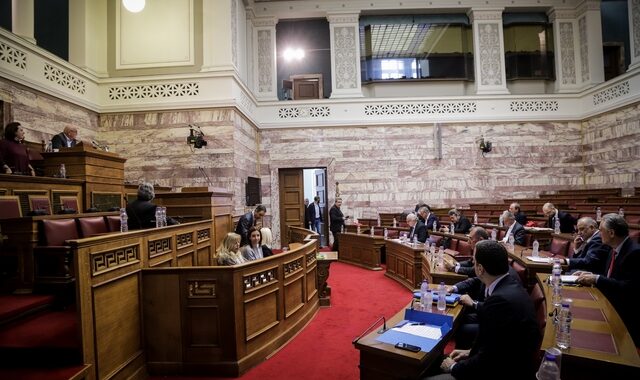 Συμφωνία των Πρεσπών: Υπερψηφίστηκε κατά πλειοψηφία στην Επιτροπή Εξωτερικών και Άμυνας