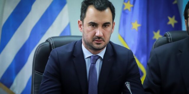 Χαρίτσης: Δεν δεχόμαστε μαθήματα δημοκρατίας από τον κ. Μητσοτάκη