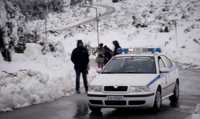 Διακοπές στην κυκλοφορία λόγω χιονόπτωσης και αντιολισθητικές αλυσίδες στην Επικράτεια