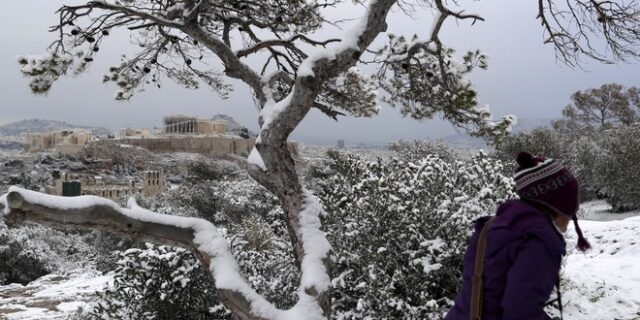 Lake Snow Effect: Χιόνια από τη Χαλκιδική μέχρι την Αθήνα