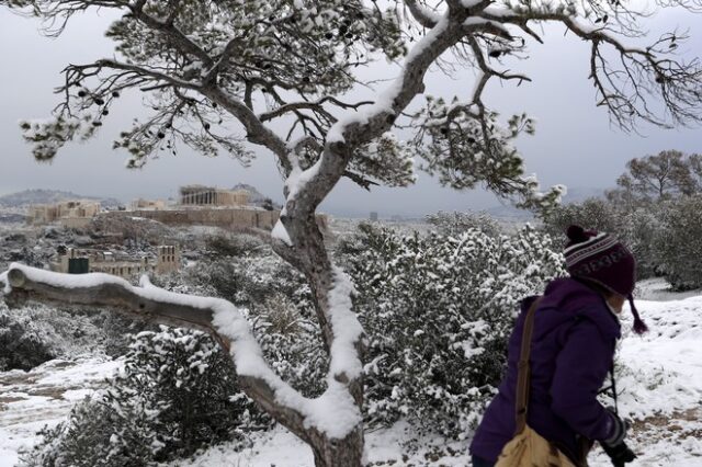 Lake Snow Effect: Χιόνια από τη Χαλκιδική μέχρι την Αθήνα