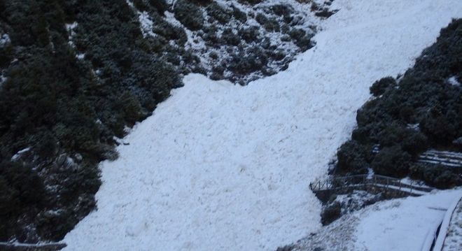 Τζουμέρκα: Οι καταρράκτες μετατράπηκαν σε χιονοστιβάδες