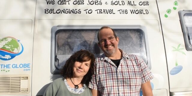 Ζευγάρι τα παράτησε όλα για να ταξιδέψει ανά τον κόσμο