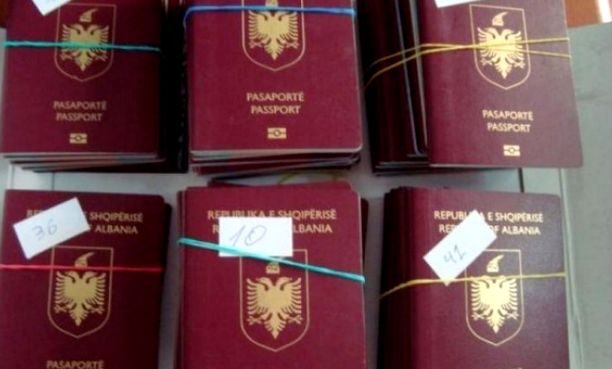 Εκλεψαν 100 αλβανικά διαβατήρια από το όχημα Αλβανού διπλωμάτη στην Αθήνα