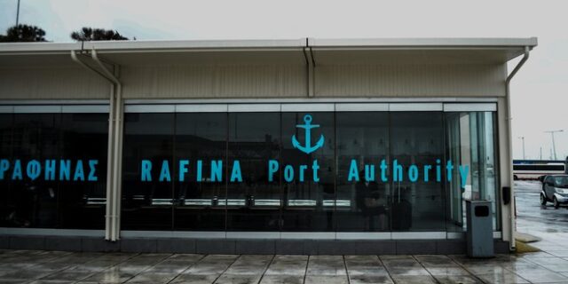 Θυελλώδεις άνεμοι στα πελάγη – Σε ισχύ παραμένει το απαγορευτικό απόπλου