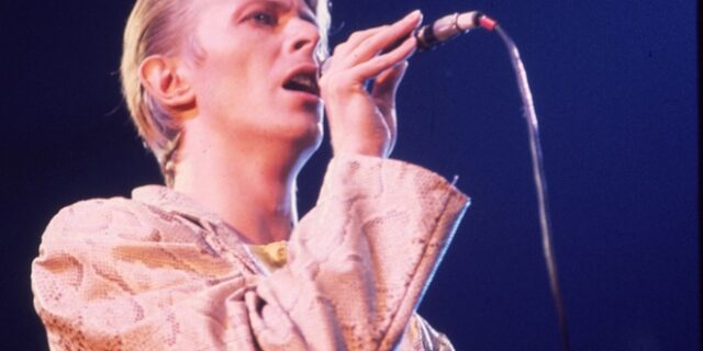 David Bowie: Η απόρριψη από τον Sinatra και η αγαπημένη του ελληνική εφημερίδα