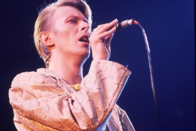 David Bowie: Η απόρριψη από τον Sinatra και η αγαπημένη του ελληνική εφημερίδα
