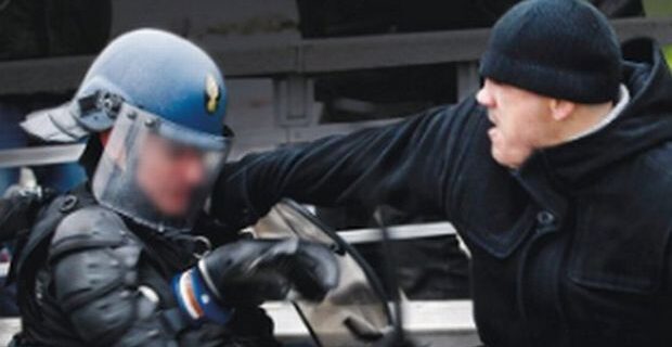 Φυλάκιση ενός έτους στον πυγμάχο των Κίτρινων Γιλέκων