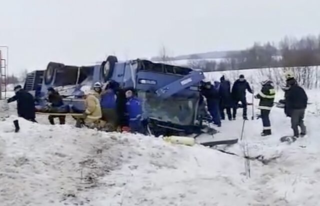 Ρωσία: Επτά νεκροί και 32 τραυματίες από την ανατροπή λεωφορείου γεμάτο παιδιά