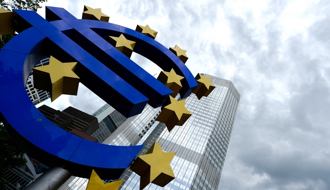 Οδεύει προς νέα μείωση των επιτοκίων η ΕΚΤ