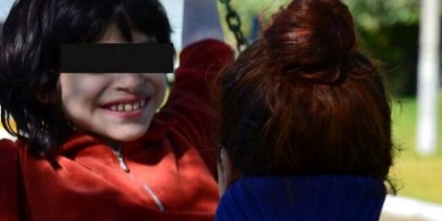 Πέθανε η 15χρονη Έλλη που έζησε όλη της τη ζωή σε “κλουβί” στα Λεχαινά