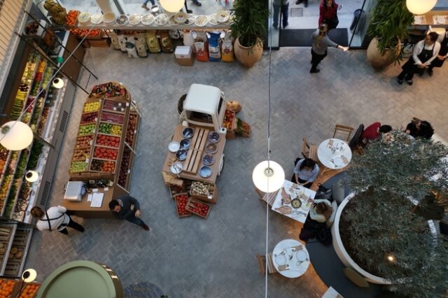 Ergon House: Το πρώτο ξενοδοχείο στον κόσμο με αγορά για foodies άνοιξε στην Αθήνα