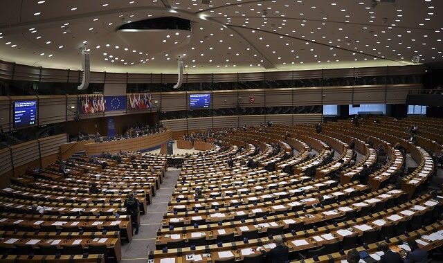 Ευρωβουλή: Τα κράτη-μέλη να επαναπατρίσουν τα ανήλικα παιδιά τζιχαντιστών