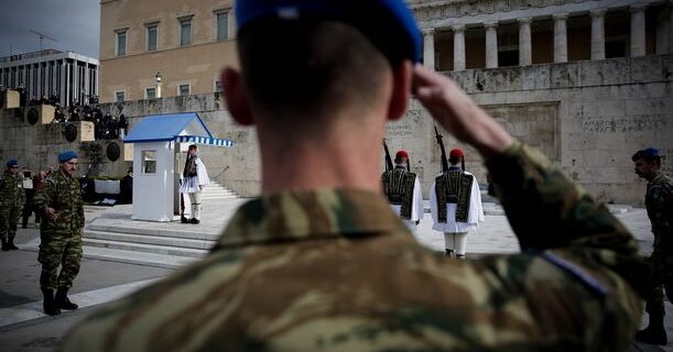 Εν ενεργεία παίκτης του μπάσκετ ο Εύζωνας που “έσβησε” την Πέμπτη