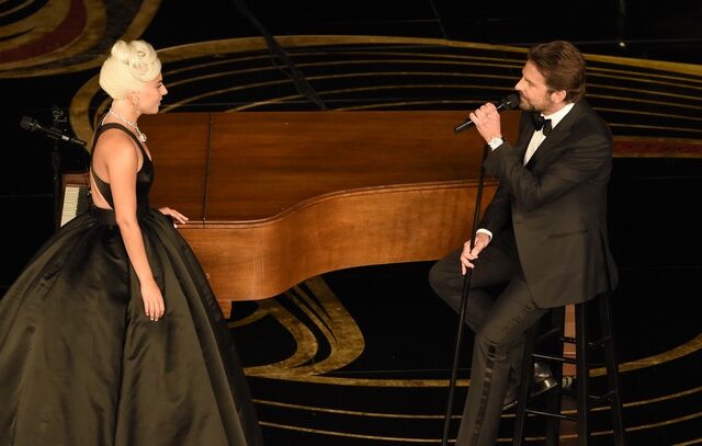 Όσκαρ 2019: Η χημεία της Lady Gaga με τον Bradley Cooper έριξε το ίντερνετ