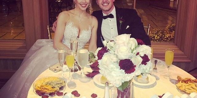 Γαμπρός της συμφοράς: Χτύπησε και θώπευσε σερβιτόρα στο γλέντι του γάμου του