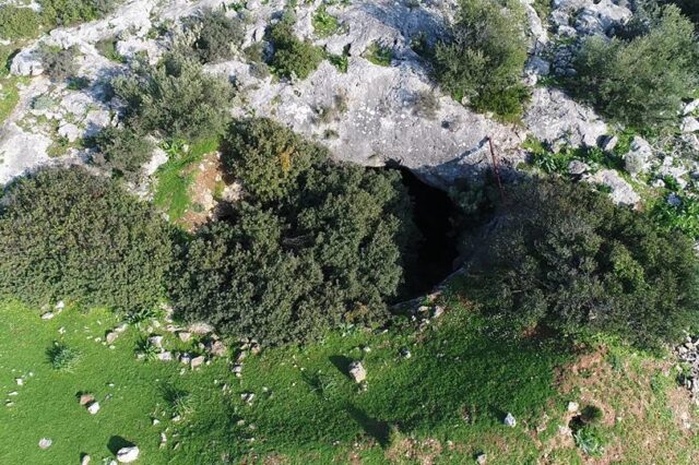 Σπήλαιο δολίνη: Εδώ ζούσαν πάνθηρες, 45 λεπτά από το κέντρο της Αθήνας