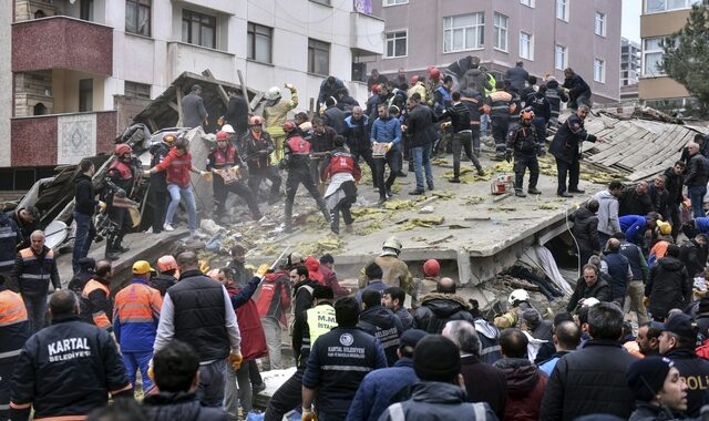 Ντοκουμέντο: Η στιγμή της κατάρρευσης του κτιρίου στην Κωνσταντινούπολη