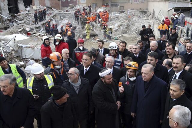 Τουρκία: Στους 18 οι νεκροί από την κατάρρευση κτιρίου στην Κωνσταντινούπολη