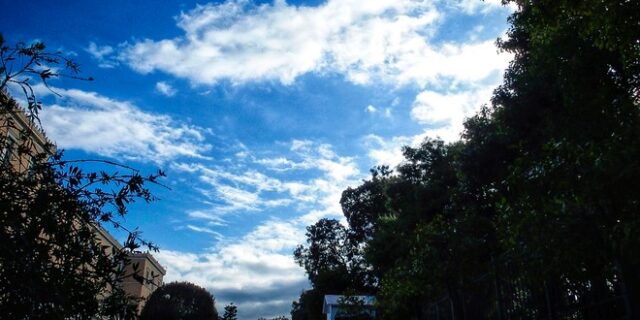 Βελτιωμένος καιρός στις περισσότερες περιοχές – Ψύχρα το πρωί στα ηπειρωτικά