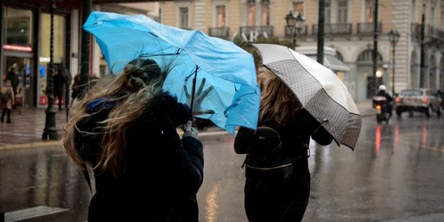 Καιρός: Χιονοπτώσεις, χαλάζι, έντονες καταιγίδες και άνεμοι 9 μποφόρ