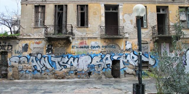“Βόμβα” στα θεμέλια της Αθήνας: 1400 τα εγκαταλελειμμένα κτίρια μόνο στην πρωτεύουσα