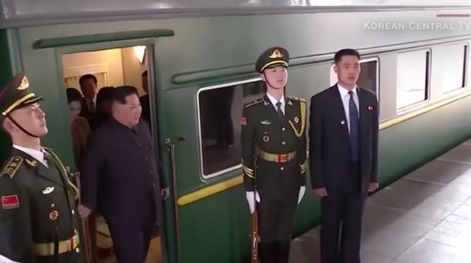 Μόνο αυτός: Ο Κιμ Γιονγκ Ουν έφτασε στο Βιετνάμ με τεθωρακισμένο τρένο