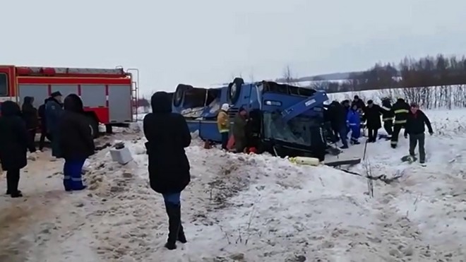 Ρωσία: 7 νεκροί σε ανατροπή λεωφορείου γεμάτο παιδιά