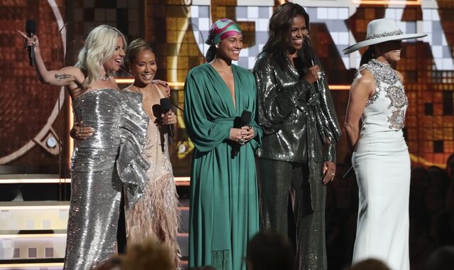Grammys 2019: Η Μισέλ Ομπάμα έκλεψε τη δόξα από τη Lady Gaga, την Τζένιφερ Λόπεζ και όλες τις ντίβες της μουσικής