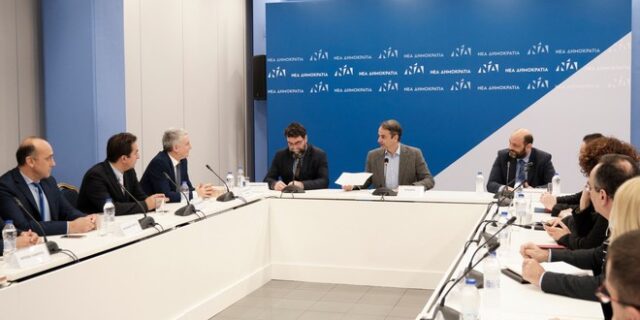 Μητσοτάκης με νοσηλευτές: Ο ΣΥΡΙΖΑ δεν έκανε προσλήψεις τακτικού νοσηλευτικού προσωπικού
