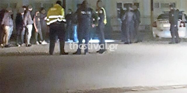 Αιματηρό επεισόδιο με οπαδούς στο Μελισσοχώρι – Ένας σοβαρά τραυματίας – 20 προσαγωγές