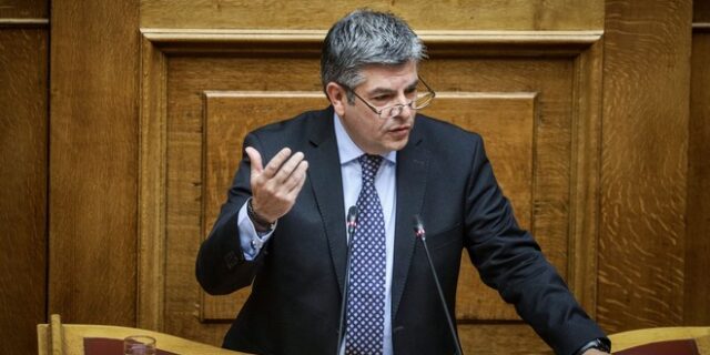 Ο Παπαθεοδώρου του ΚΙΝΑΛ ζητά την παραίτηση της Ξεπαπαδέα