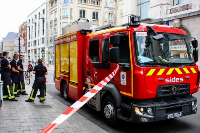Παρίσι: Τουλάχιστον 7 νεκροί από πυρκαγιά σε πολυκατοικία