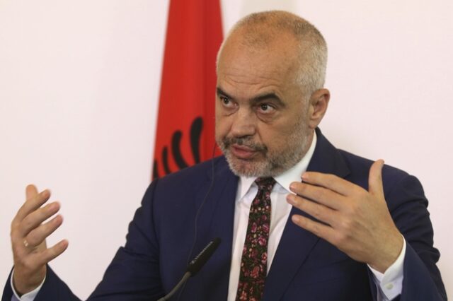Εντείνεται η πολιτική κρίση στην Αλβανία – Άγνωστο πού θα καταλήξει