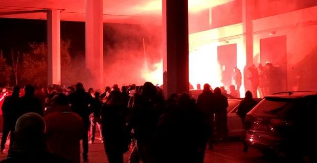 LIVE: Οι εξελίξεις από το ΣΕΦ