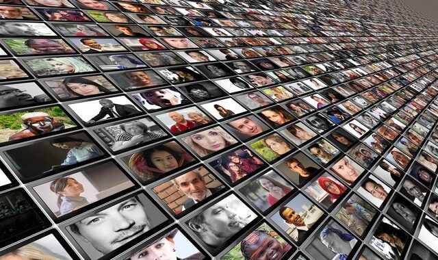 Η ΑΑΔΕ ψάχνει στα social media celebrities για αδήλωτα “εξτραδάκια”